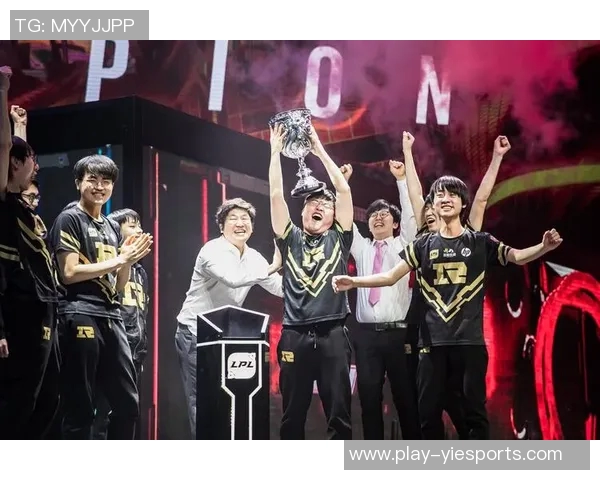 RNG电竞战队成长历程揭秘国际邀请赛背后的奋斗与荣耀